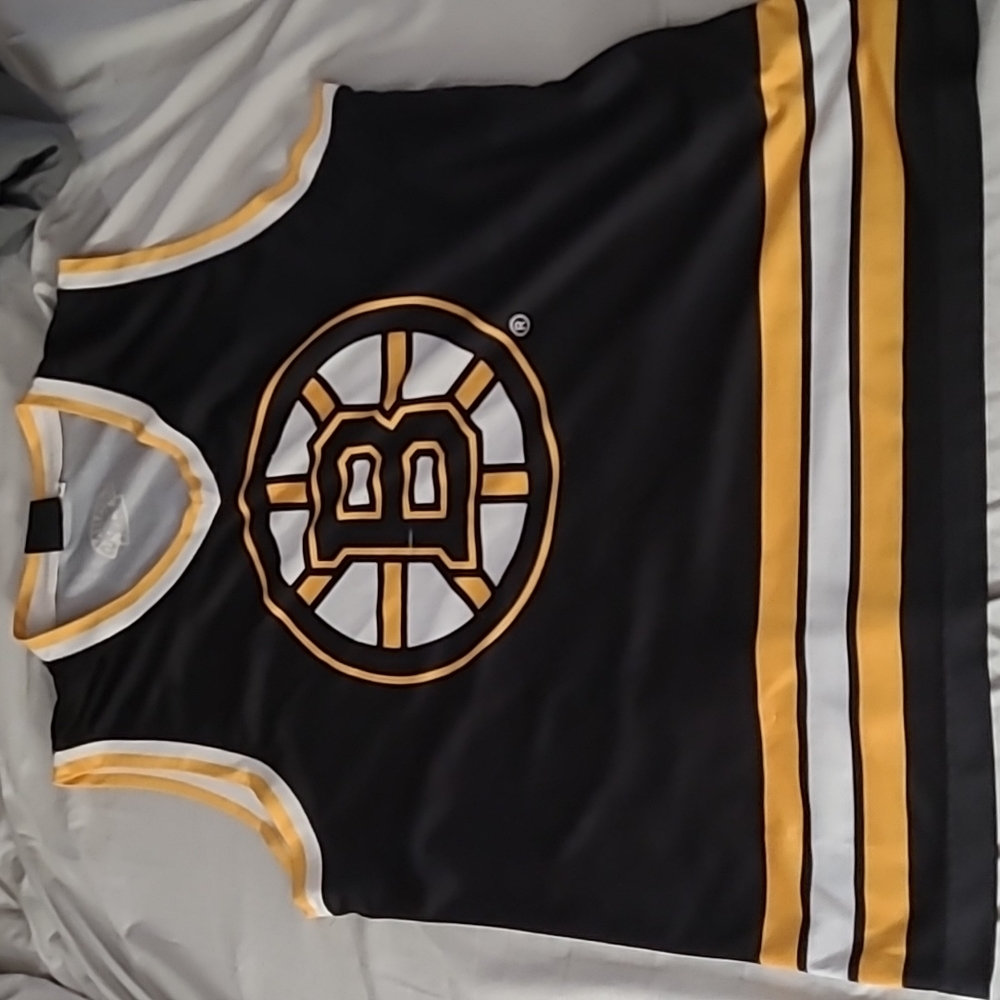 Bruins cutoff jersey